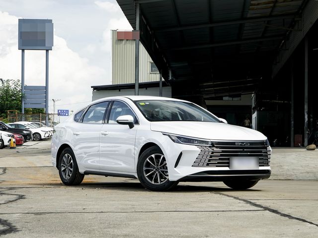 BYD Destroyer 05 — перёд три четверти справа