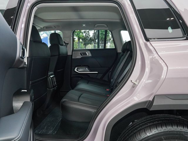 BYD Titanium 3 — задний диван