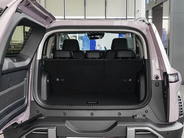BYD Titanium 3 — багажник
