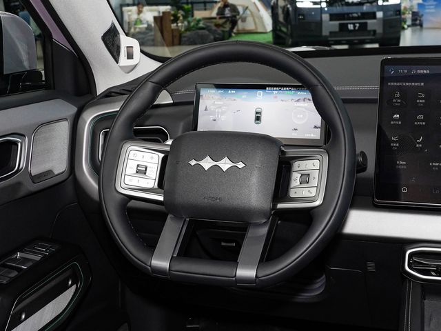 BYD Titanium 3 — руль и приборная панель