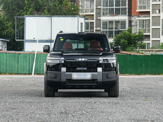 BYD Titanium 7 — вид спереди
