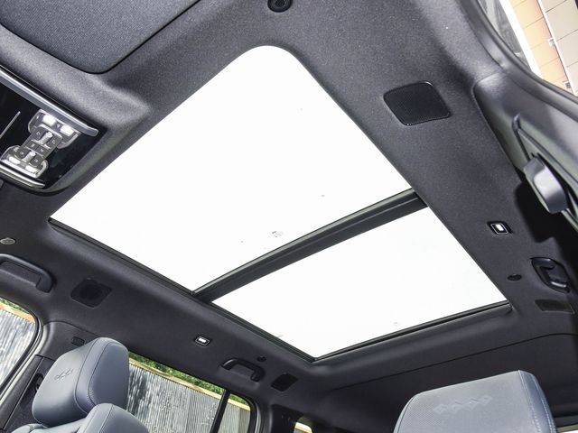 BYD Titanium 7 — панорамная крыша